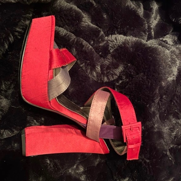 Qupid Satin Strappy Platform Heel, US Women’s Size 9 - Picture 6 of 8